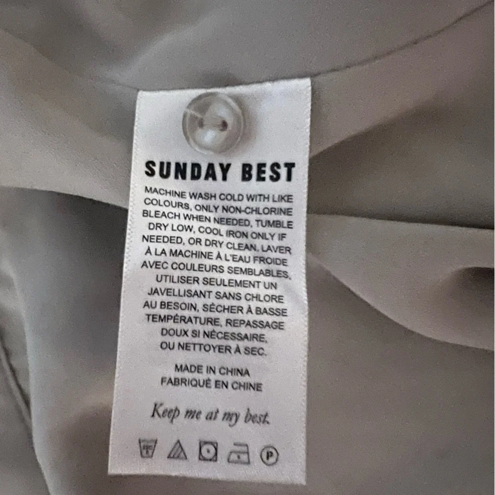 Sunday Best Ariel Skirt Size 6.  Great condition.  Taupe.  From Aritzia. - Picture 4 of 7